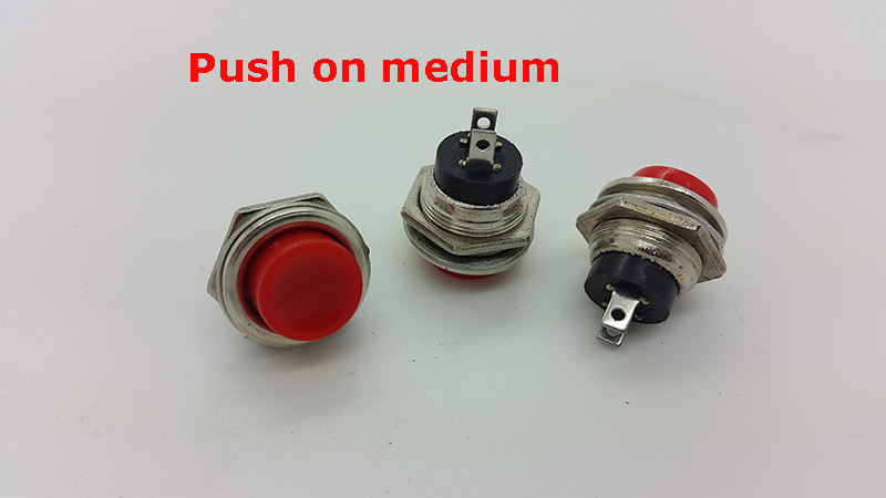 Saklar Push On Medium