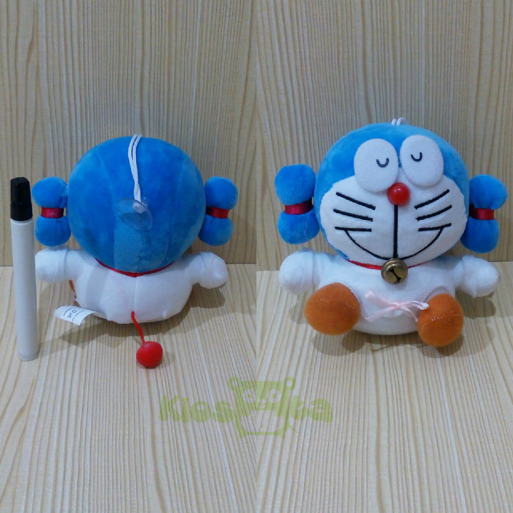Boneka doraemon kostum dewa 18cm