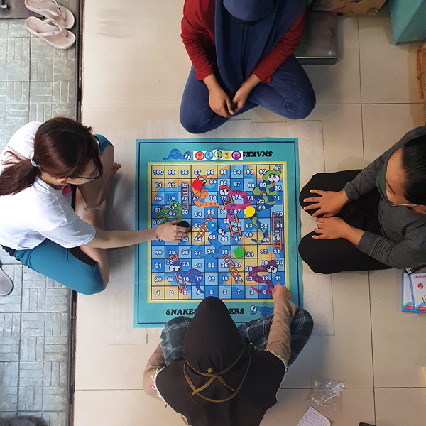 MAINAN SNAKES LEDDERS KARPET ULAR TANGGA KARPET FAMILY GAMES