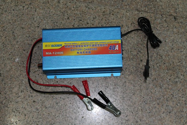 Charger ACCU Merk SUOER 40 Ampere ( Automatis )