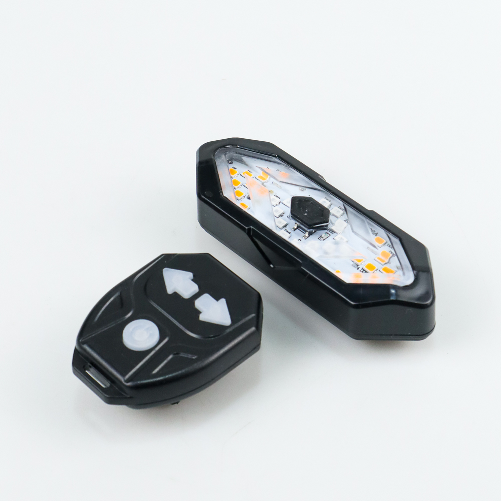 WASAFIRE Lampu Rem Sepeda LED 900mAh Rechargeable with Remote Control - FY-1820