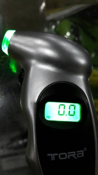TORA Digital Tire Gauge/ Pengukur Tekanan Angin Digital