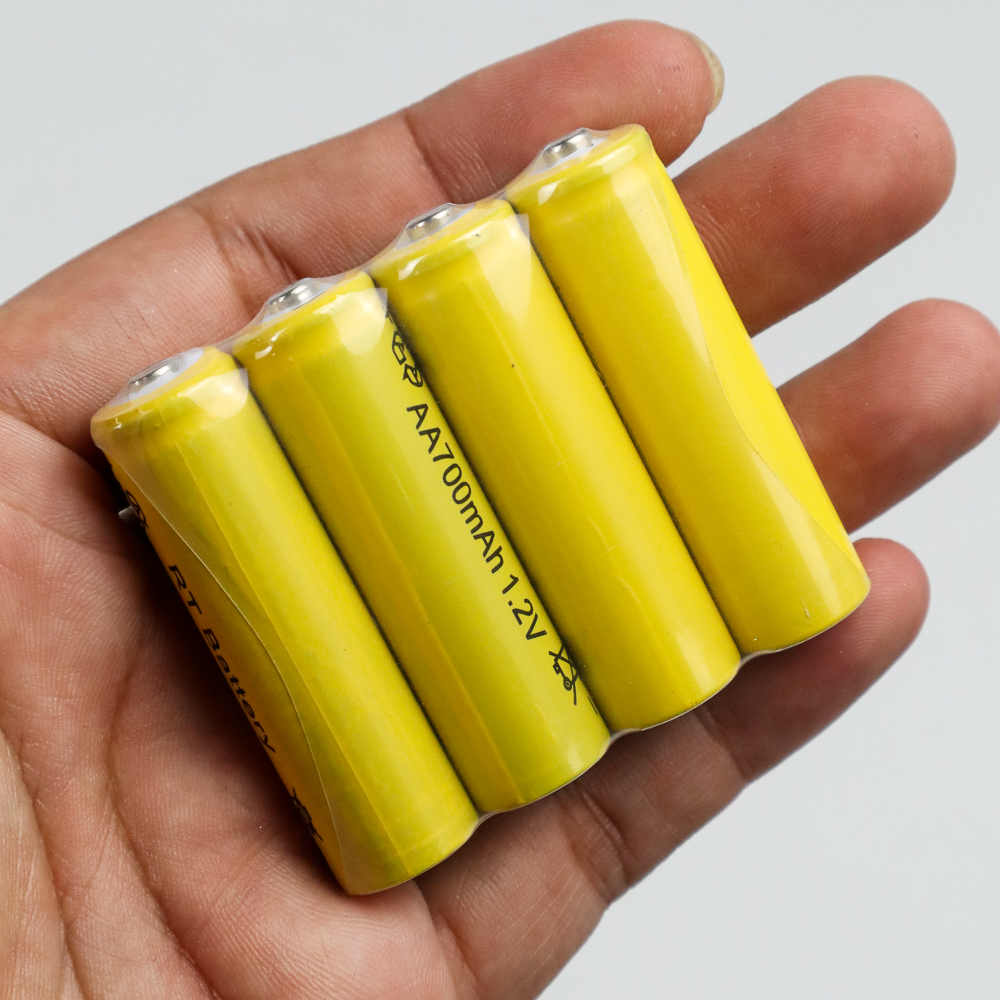 VariCore Baterai Rechargeable AA Ni-CD 1.2V 700mAh 4 PCS - VR700