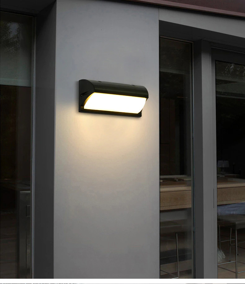 GAVT Lampu Dinding Hias Outdoor Wall Light 18W Warm White Model E - 611