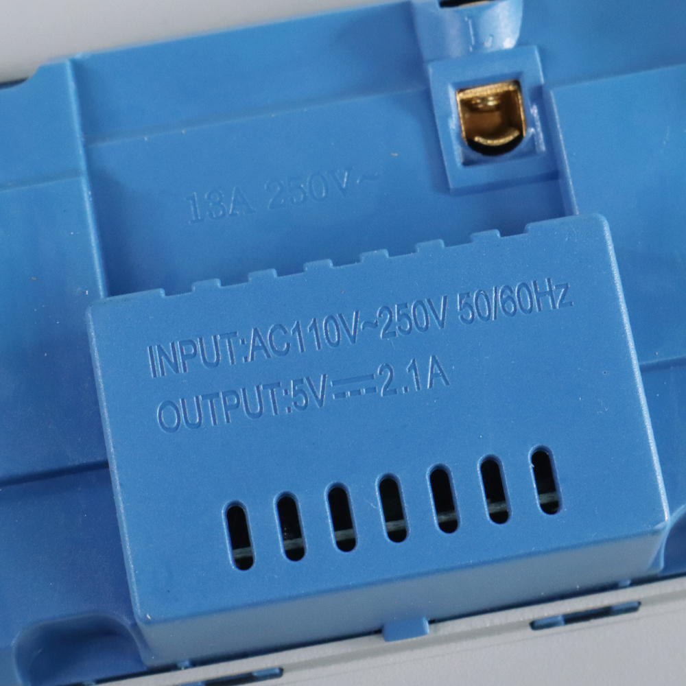 Taffware Stop Kontak Universal UK EU US 2 Port USB with Switch - DZE412