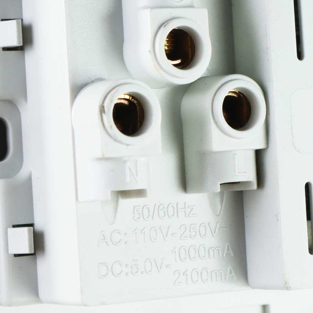 Taffware Stop Kontak Universal UK EU US 2 Port USB On Off Switch - LC-19