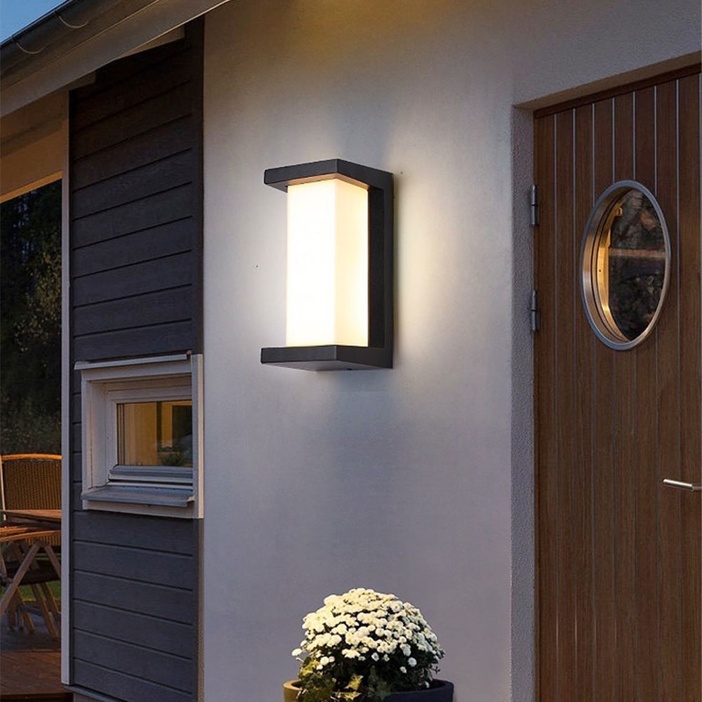 GAVT Lampu Dinding Plastic Body Minimalist 20 W Warm White 3000K