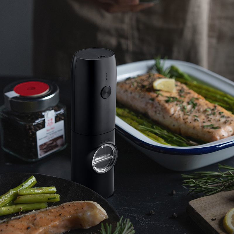Winereco Alat Penggiling Biji Lada Elektrik Spice Grinder Rechargeable - KYMQ-15A
