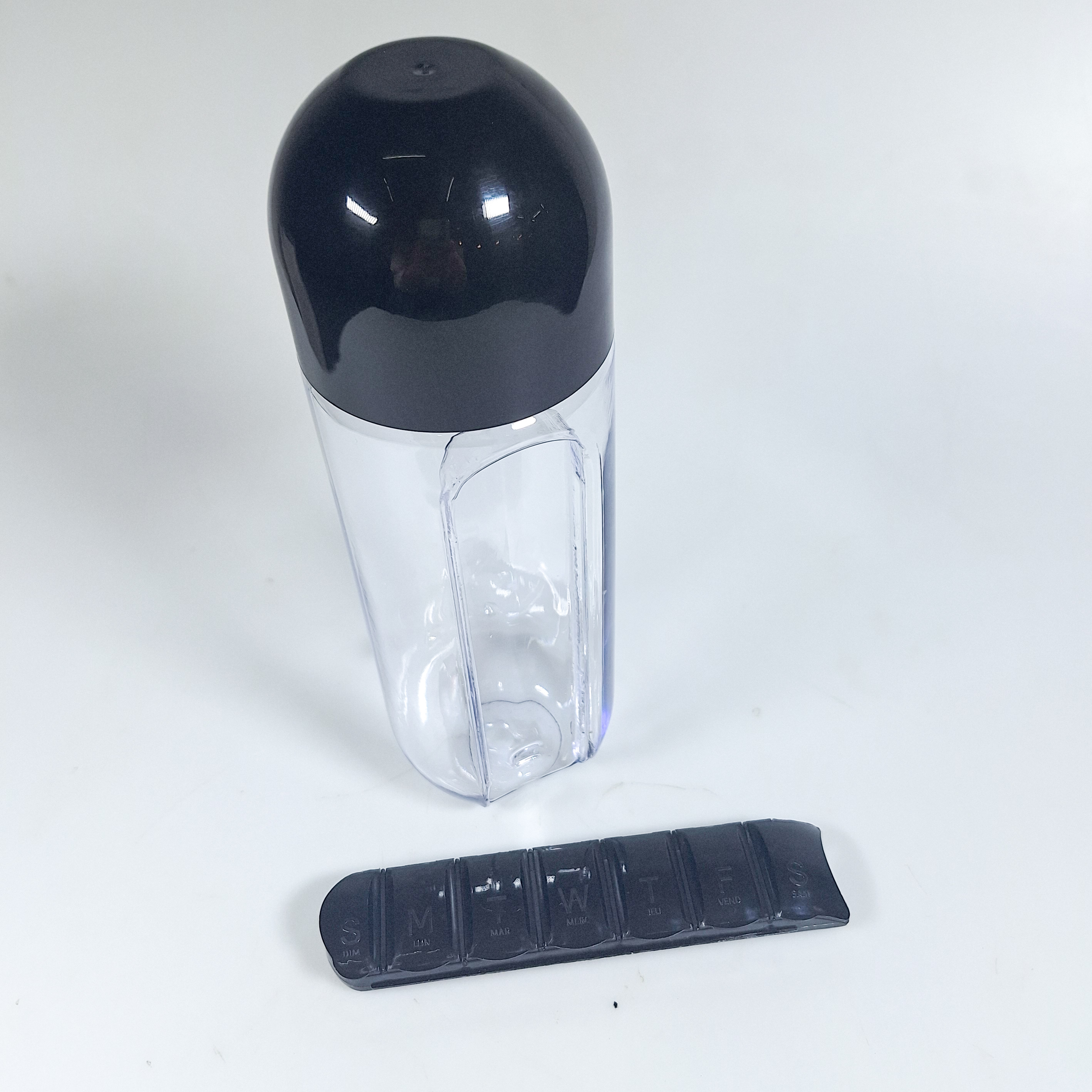Botol Minum Plastik dengan Slot Obat Vitamin BPA Free 600ml - 830