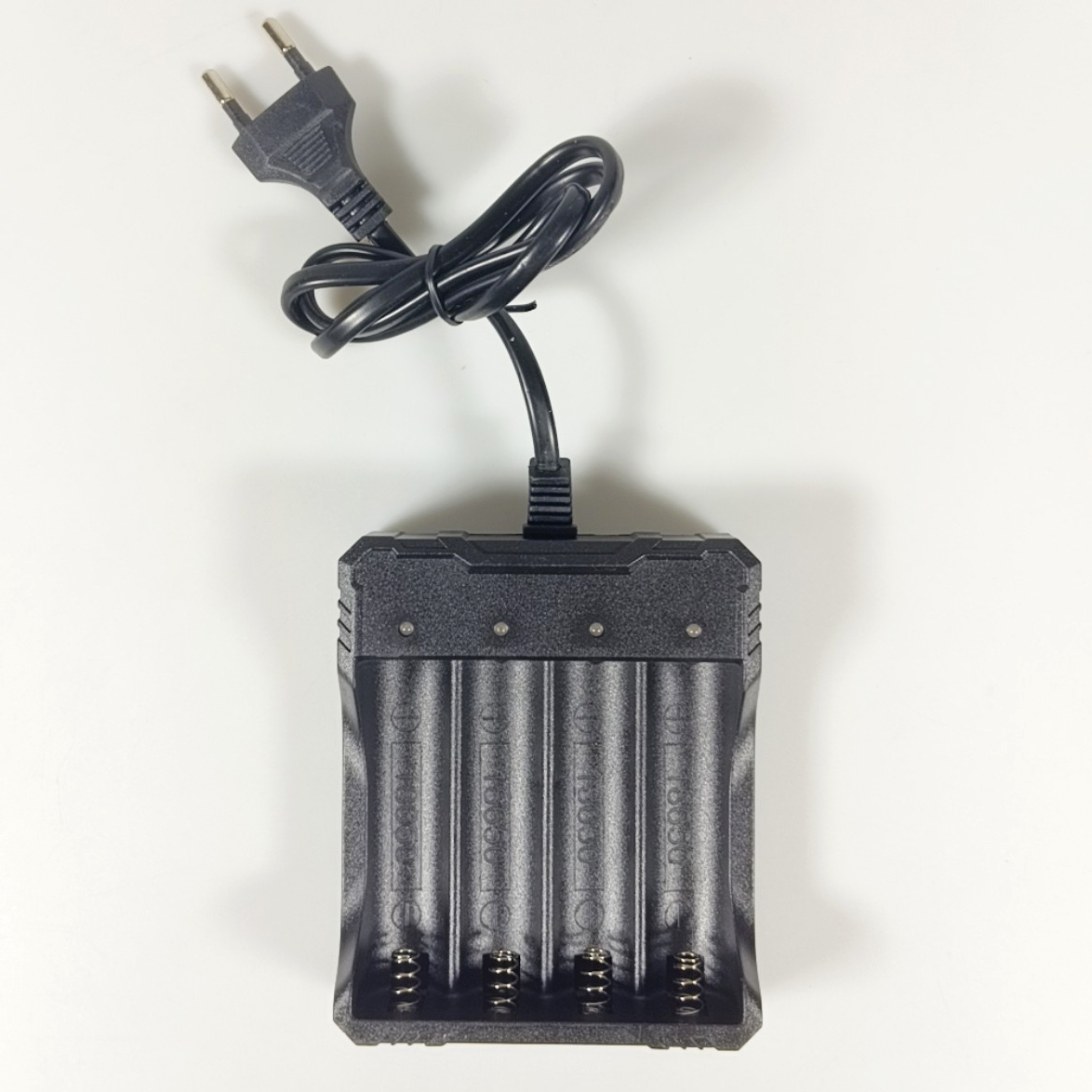Hong Dong Charger Baterai 4 Slot 18650 Li-Ion LED Light 4.2V 1200mA - MS-404A