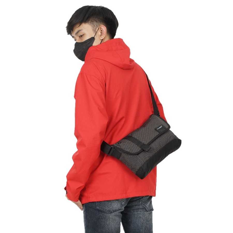 Jual Tas Selempang Kalibre Levitt Travel Pouch Sling Ba…