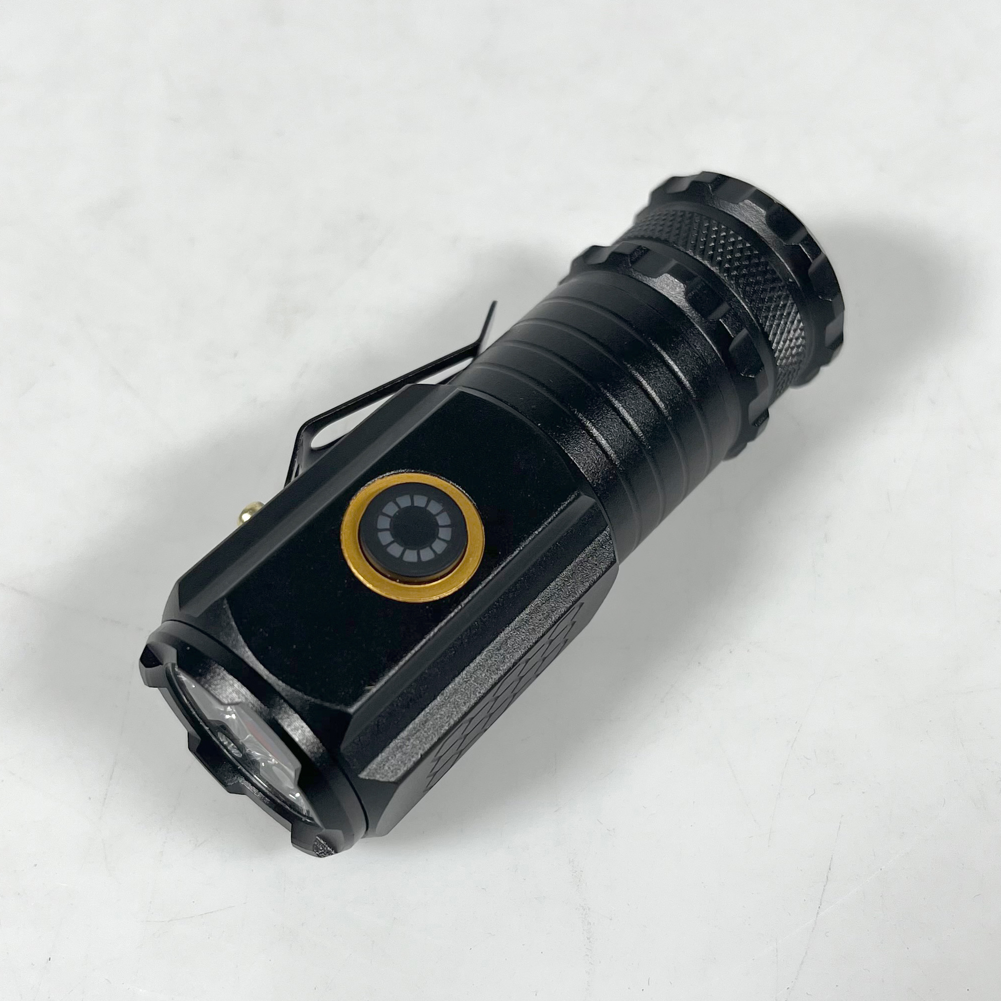 IBEN Senter LED Waterproof USB Rechargeable 2000 Lumens - P35