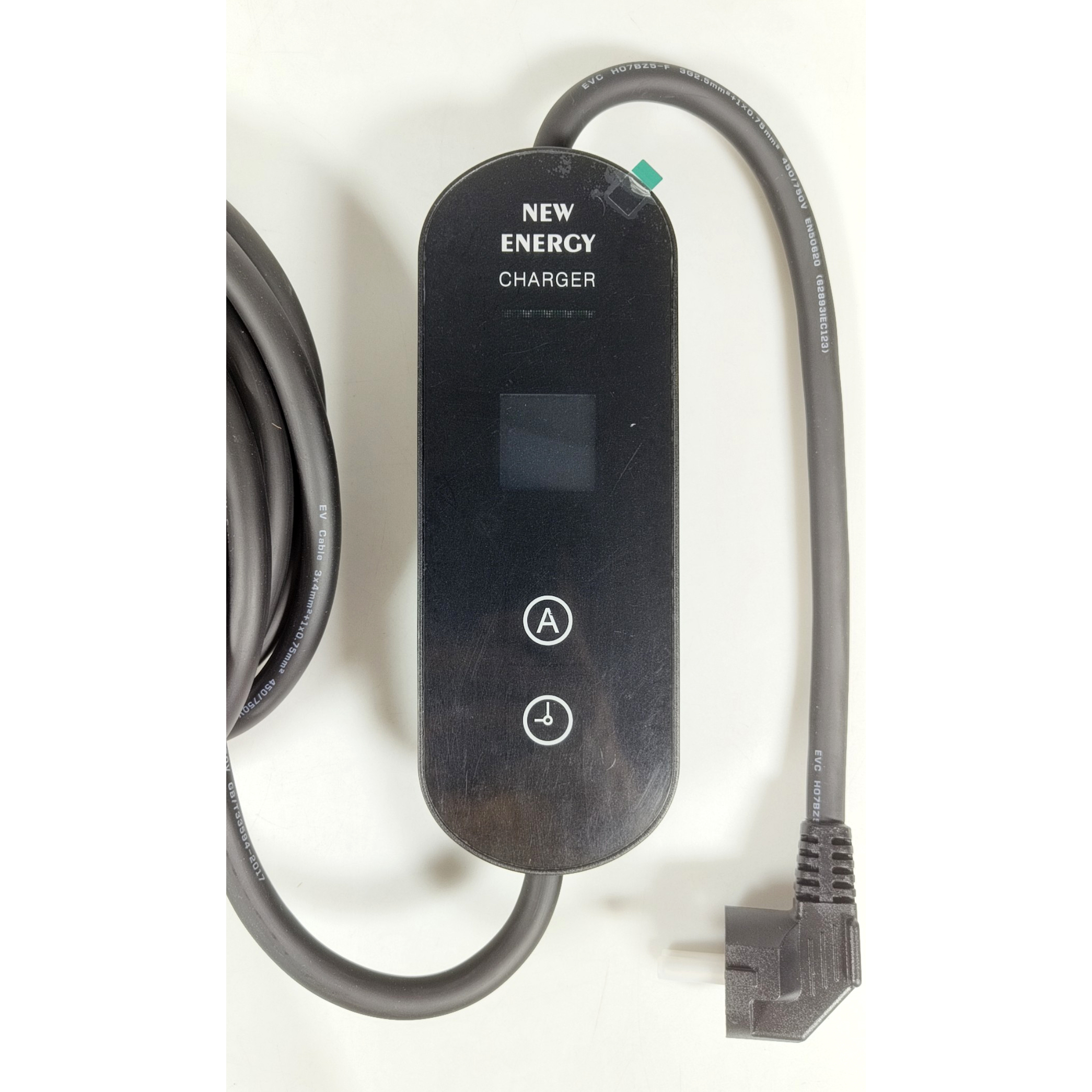 NEWENERGY Charger Mobil Listrik EV 1-Phase 16A 3.5kW EU to GBT - MD5M