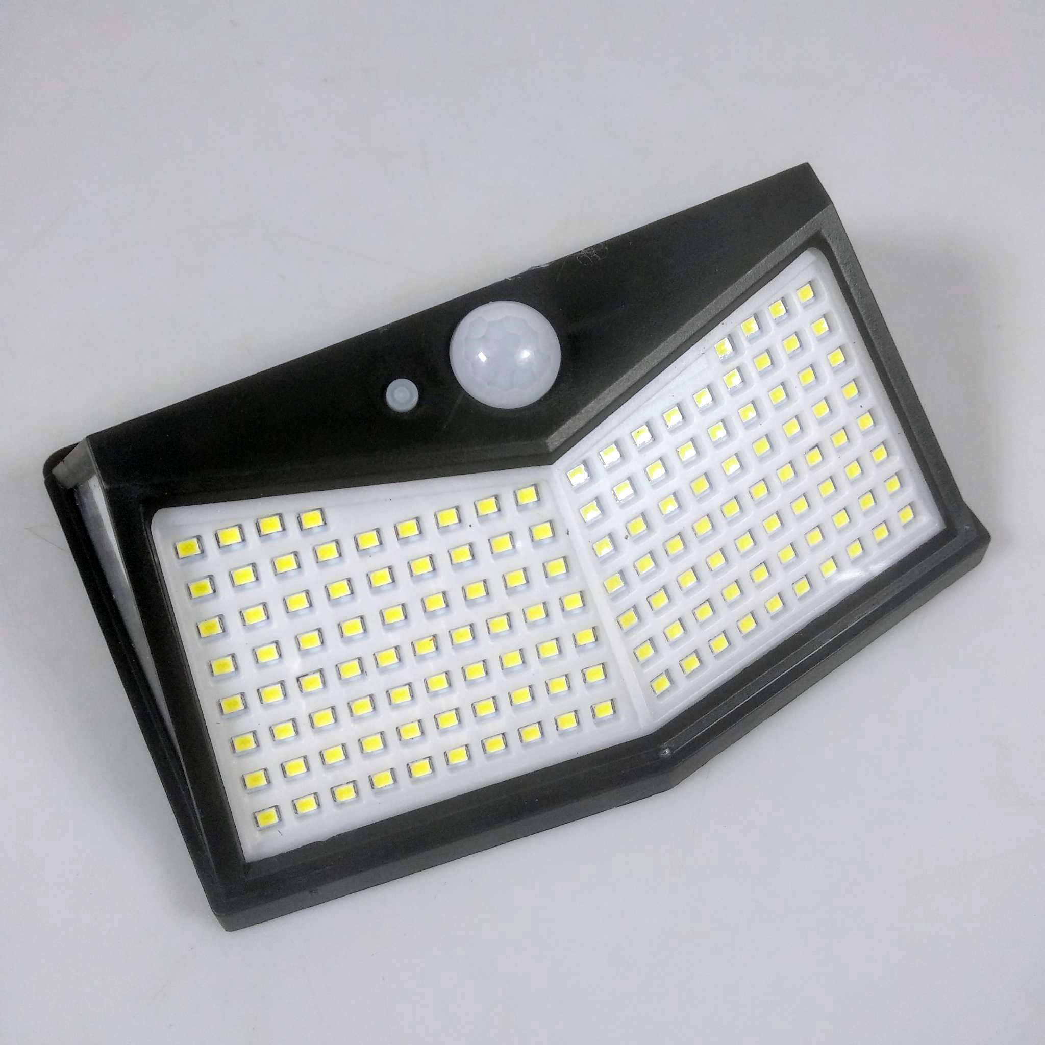AMARYLLIS Lampu Dinding Solar Sensor Outdoor Waterproof Cool White - AM200