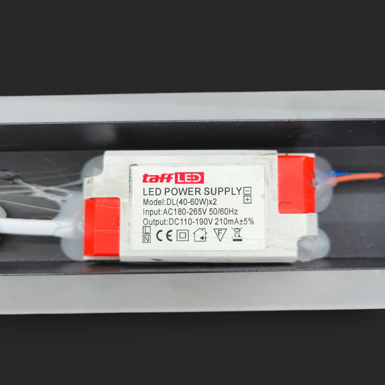 TaffLED Lampu Dinding Hias Outdoor Long Strip LED 3in1 Color - ISN-31