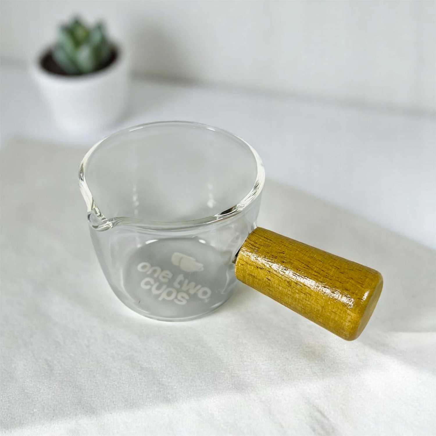 One Two Cups Gelas Milk Jug Pitcher Handle Kayu Kopi Latte Art - S10 - Gambar 2