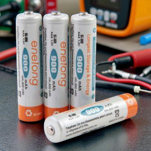 Enelong Baterai Rechargeable AAA Ni-MH 1.2V 900mAh 4 PCS