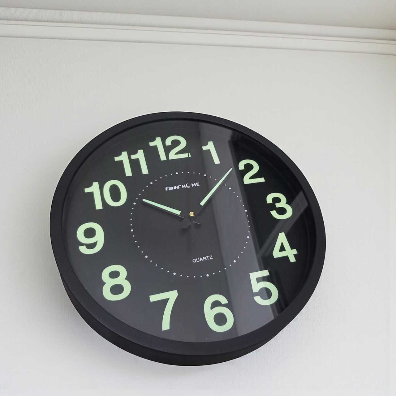 TaffHOME Jam Dinding Bulat Quartz Luminous Glow in The Dark 30cm - Gambar 3