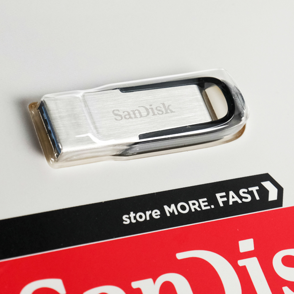 SanDisk Ultra Flair Flashdisk USB 3.0 Fast Read High Speed Metal Case - SDCZ73