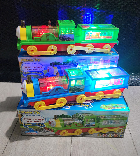 MAINAN KERETA API LOCOMOTIF TOMASE
